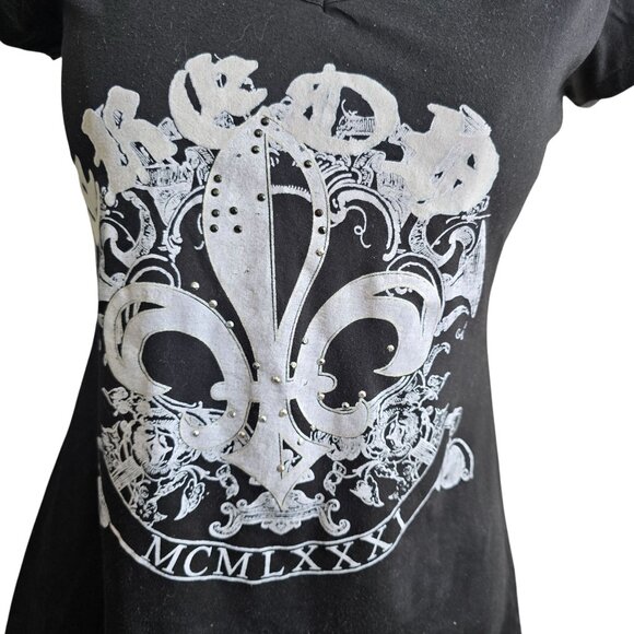 Dredd Black Womens Tee XL V-Neck Fleur-De-Lis Graphic T-Shirt Open Back JJ3941 - Picture 3 of 8